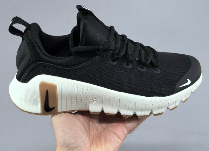 Nike Free Metcon 6 in Black/White: Precision Contrast