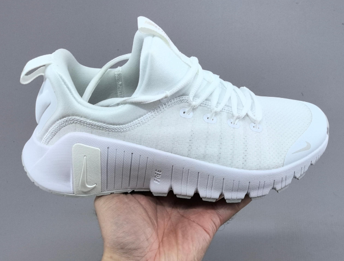 Nike Free Metcon 6 in White: Functional Purity