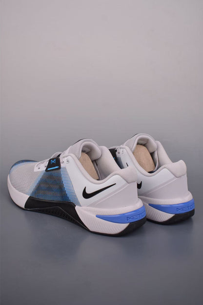 Nike Free Metcon 10 in White/Blue: Adaptive Engine