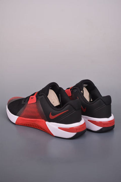 Nike Free Metcon 10 in Red/Black: Power Contrast
