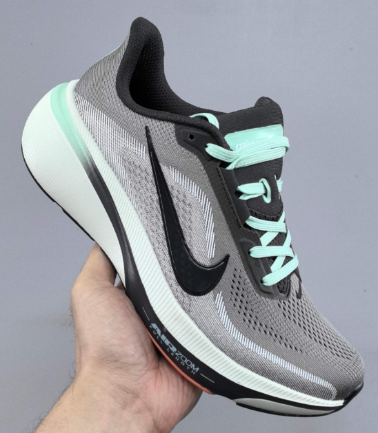 Nike Zoom Sneaker in Grey/Green: Tactical Response