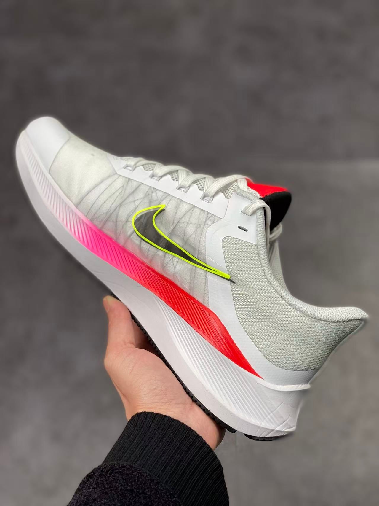 Nike Zoom Sneaker in White/Pink: Soft Ignition