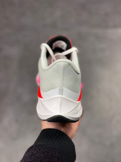 Nike Zoom Sneaker in White/Pink: Soft Ignition