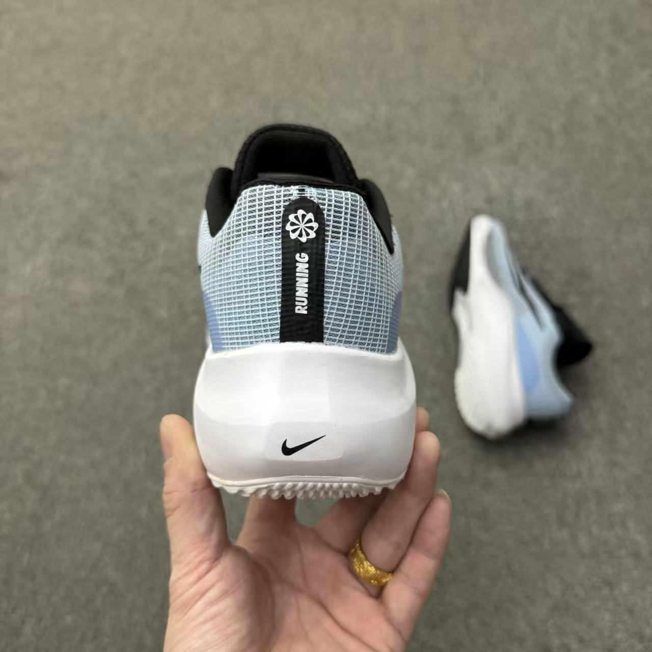 Nike Air Zoom in Blue/Grey