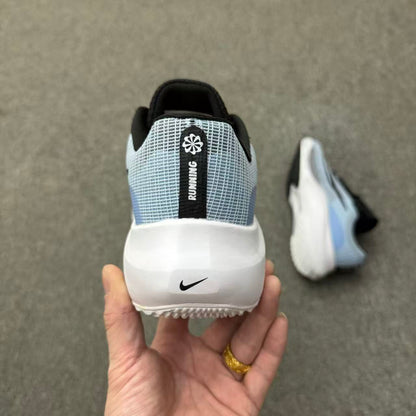 Nike Air Zoom in Blue/Grey