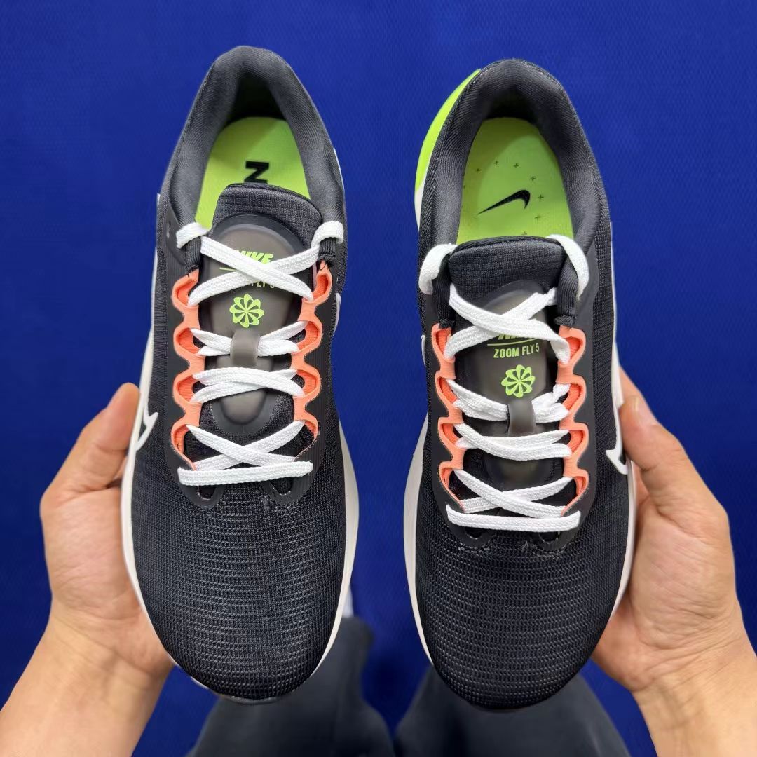 Nike Air Zoom in Grey/Green