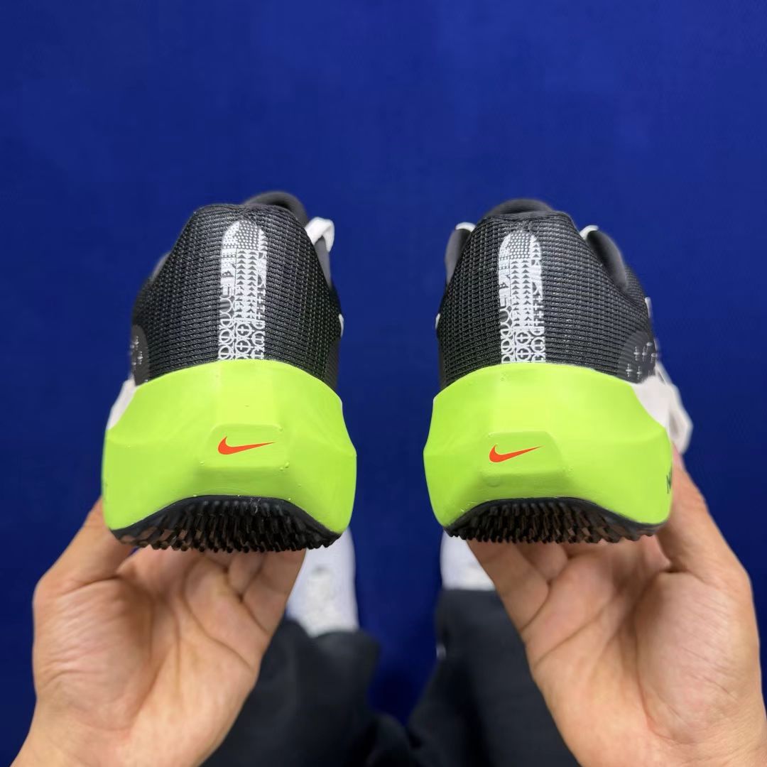 Nike Air Zoom in Grey/Green