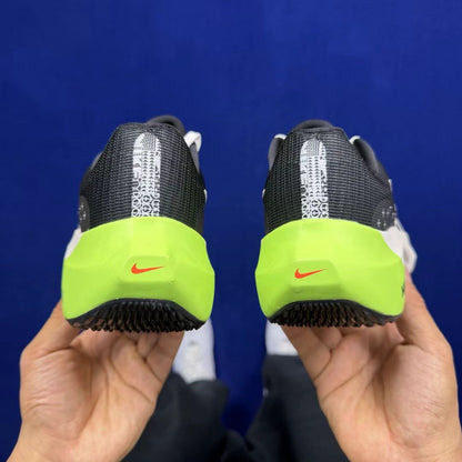 Nike Air Zoom in Grey/Green