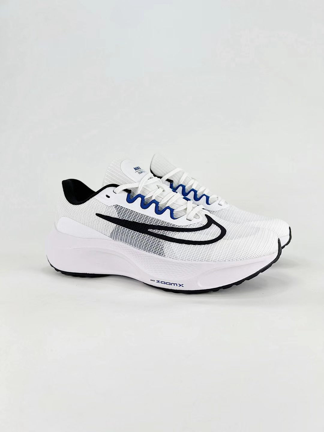 Nike Air Zoom in White/Black