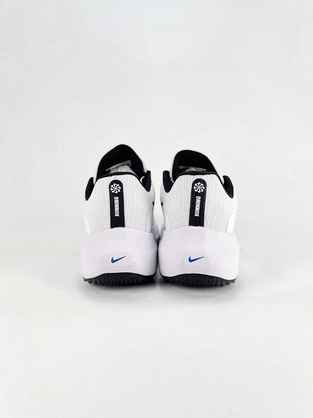 Nike Air Zoom in White/Black