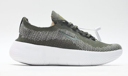 Nike Free Sneaker in Green/White: Botanical Flex