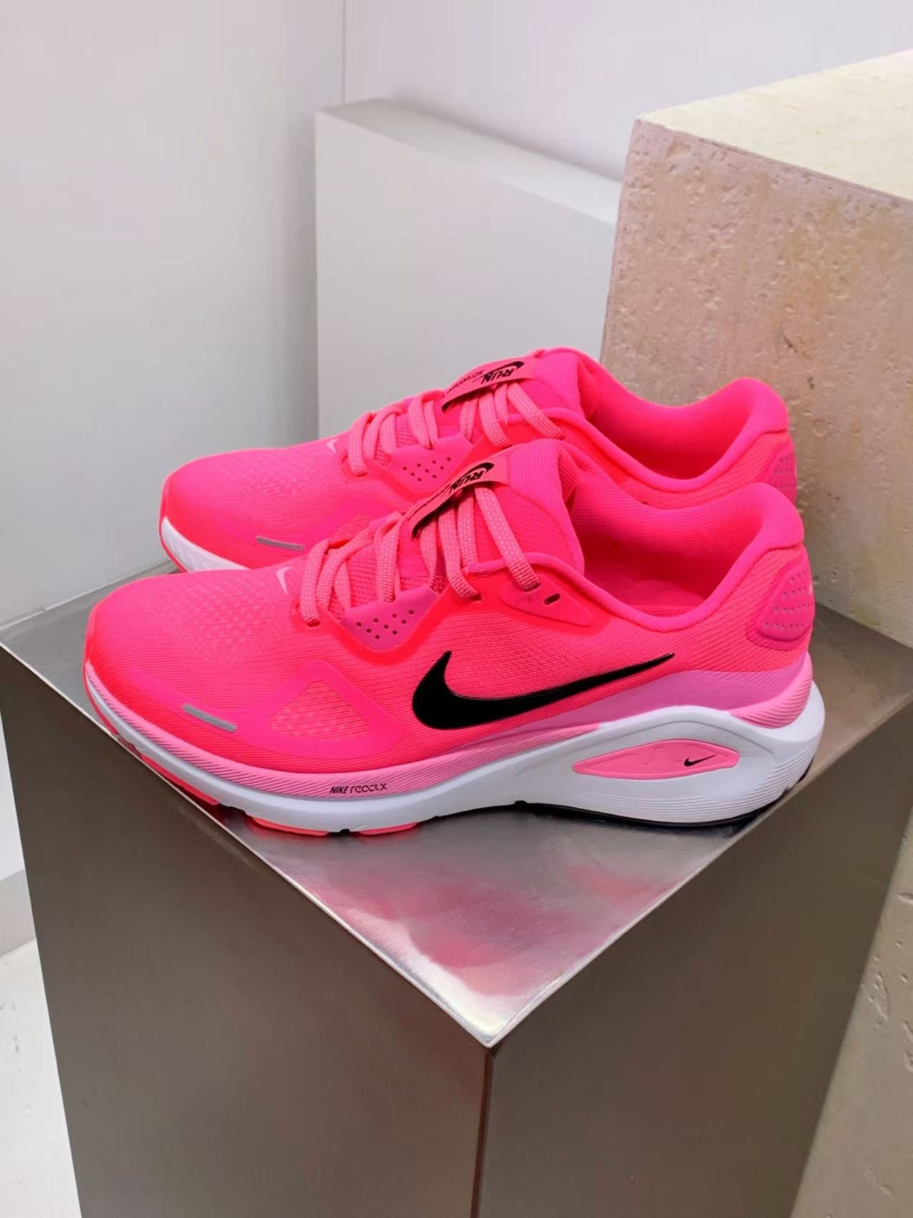 Nike Zoom Sneaker in Pink/White: Soft Power Velocity