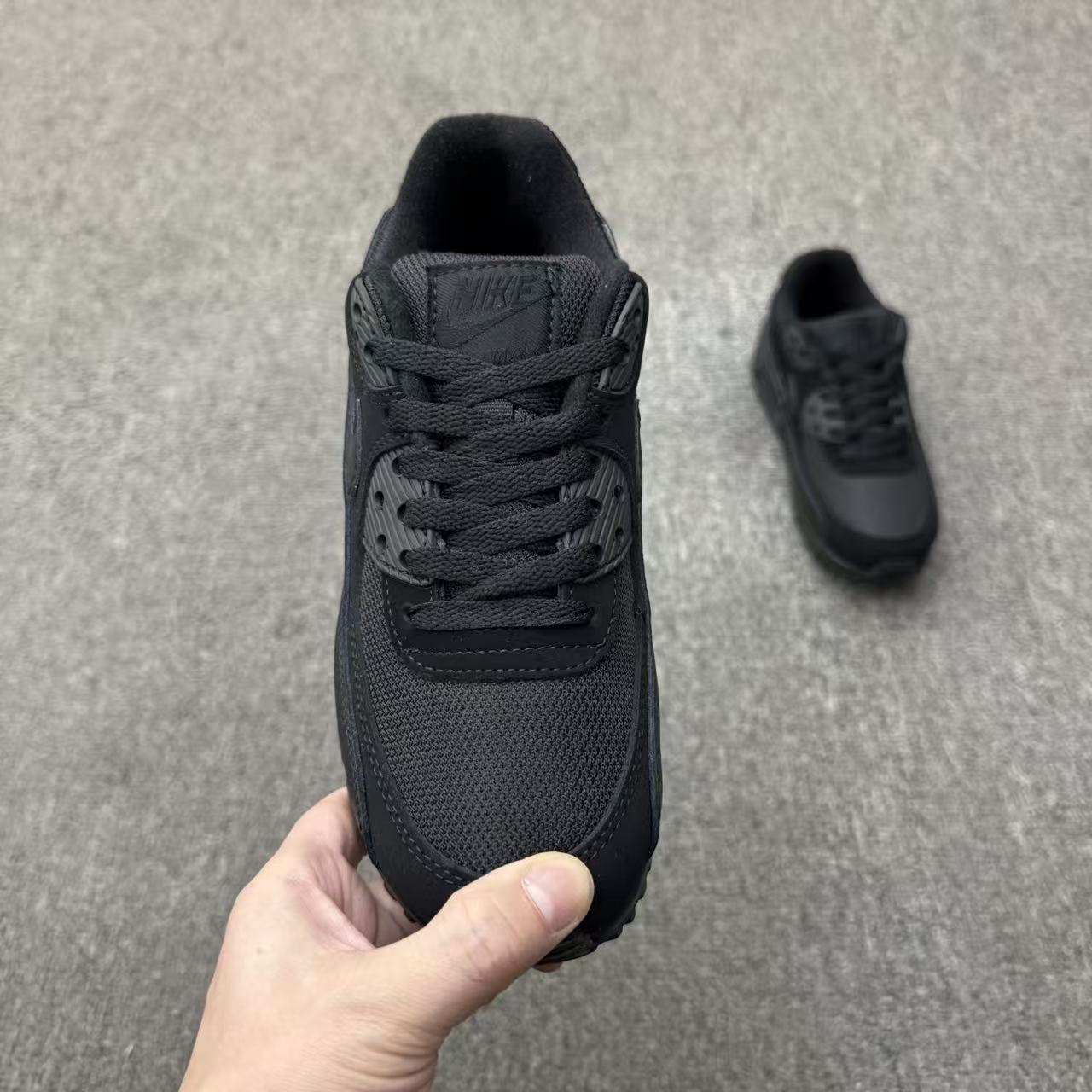 Nike Air Max 90 in Total Black: Stealth Icon
