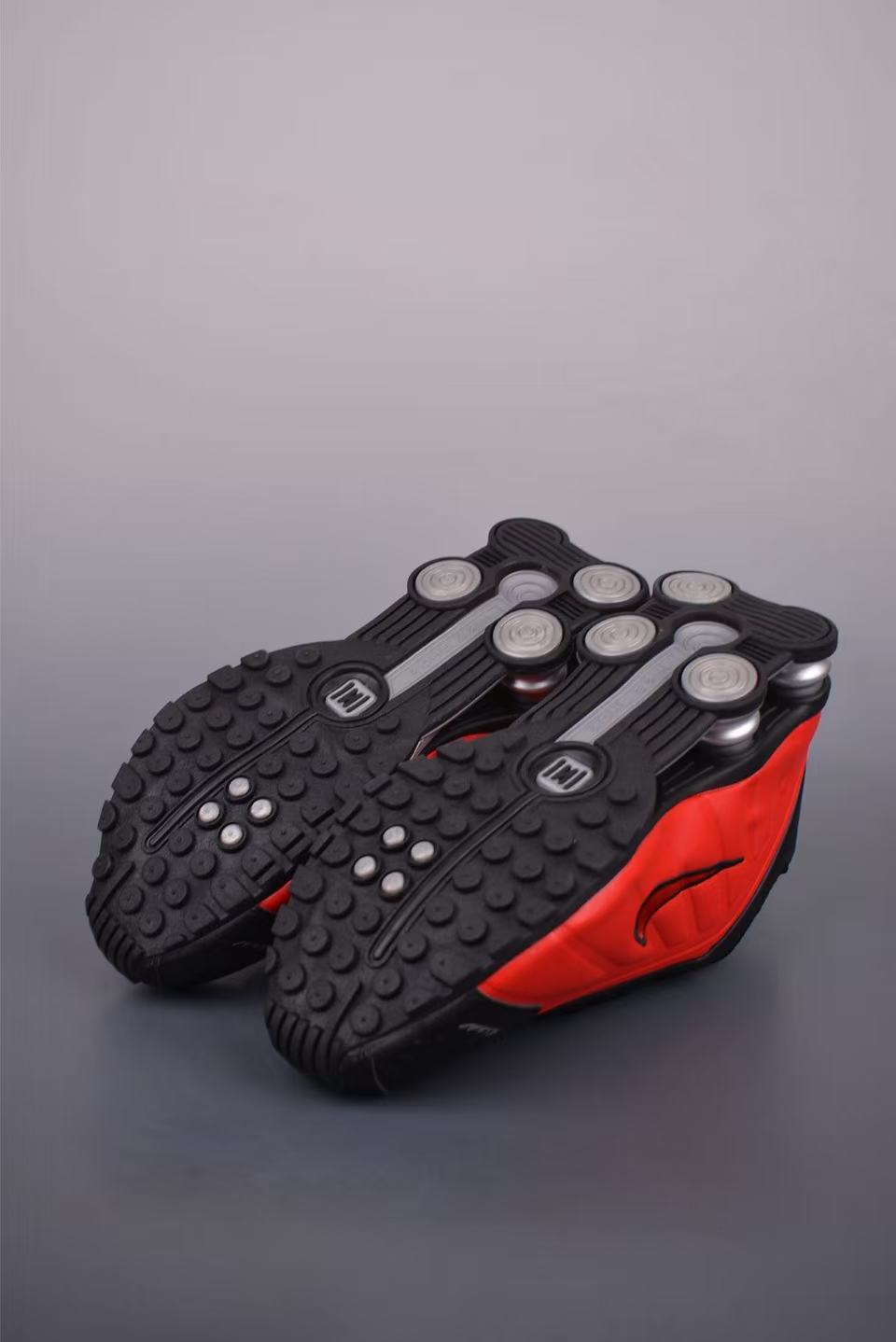 Nike Shox R4 in Black/Red: Stealth Ignition