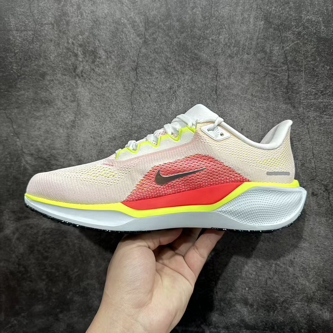 Nike Zoom Sneaker in Pink/White: Soft Power Propulsion