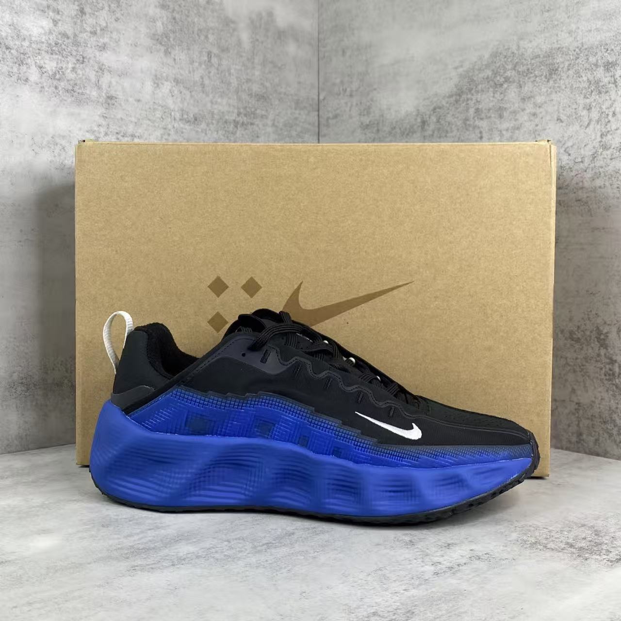 Ava in Black/Blue: Metropolitan Depth