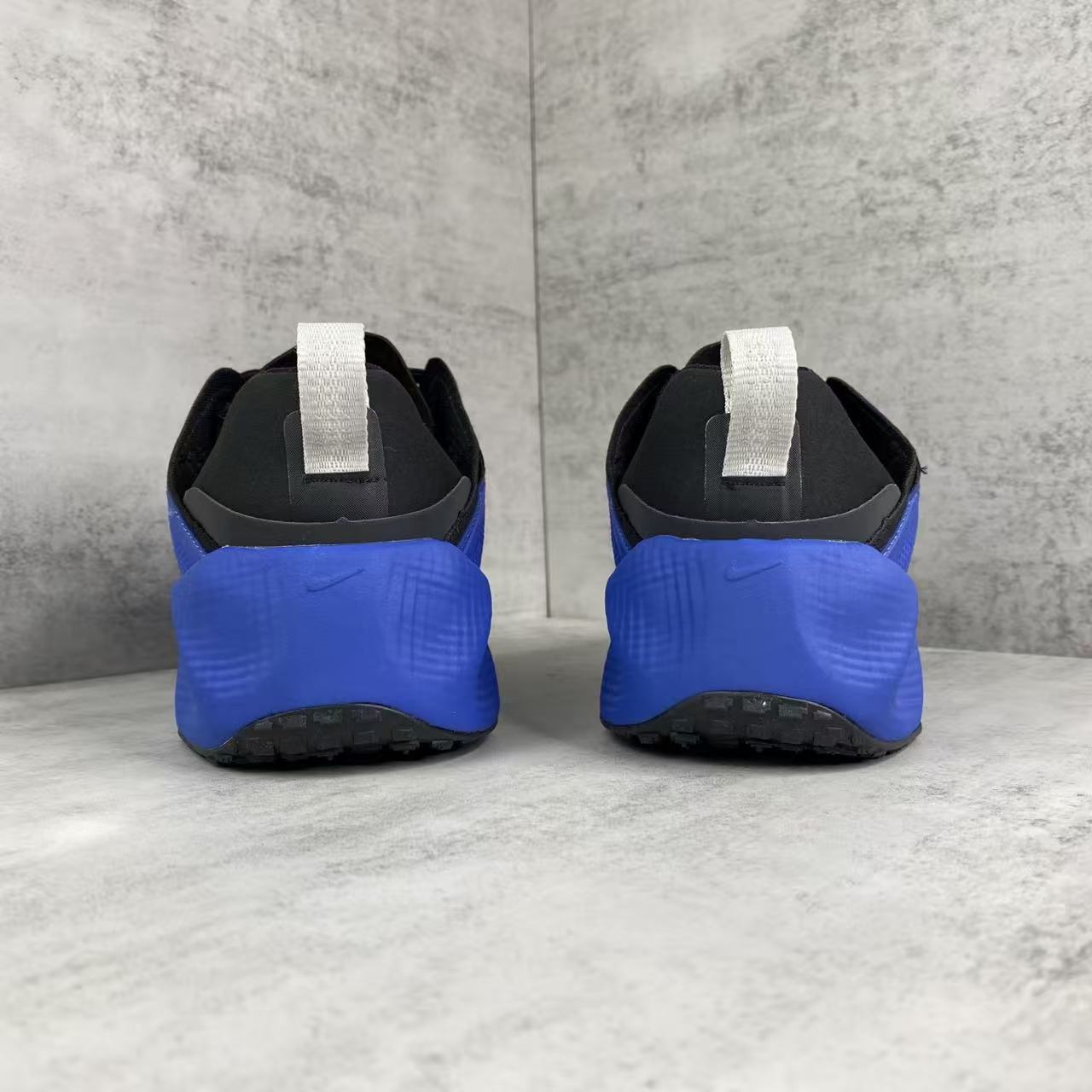 Ava in Black/Blue: Metropolitan Depth
