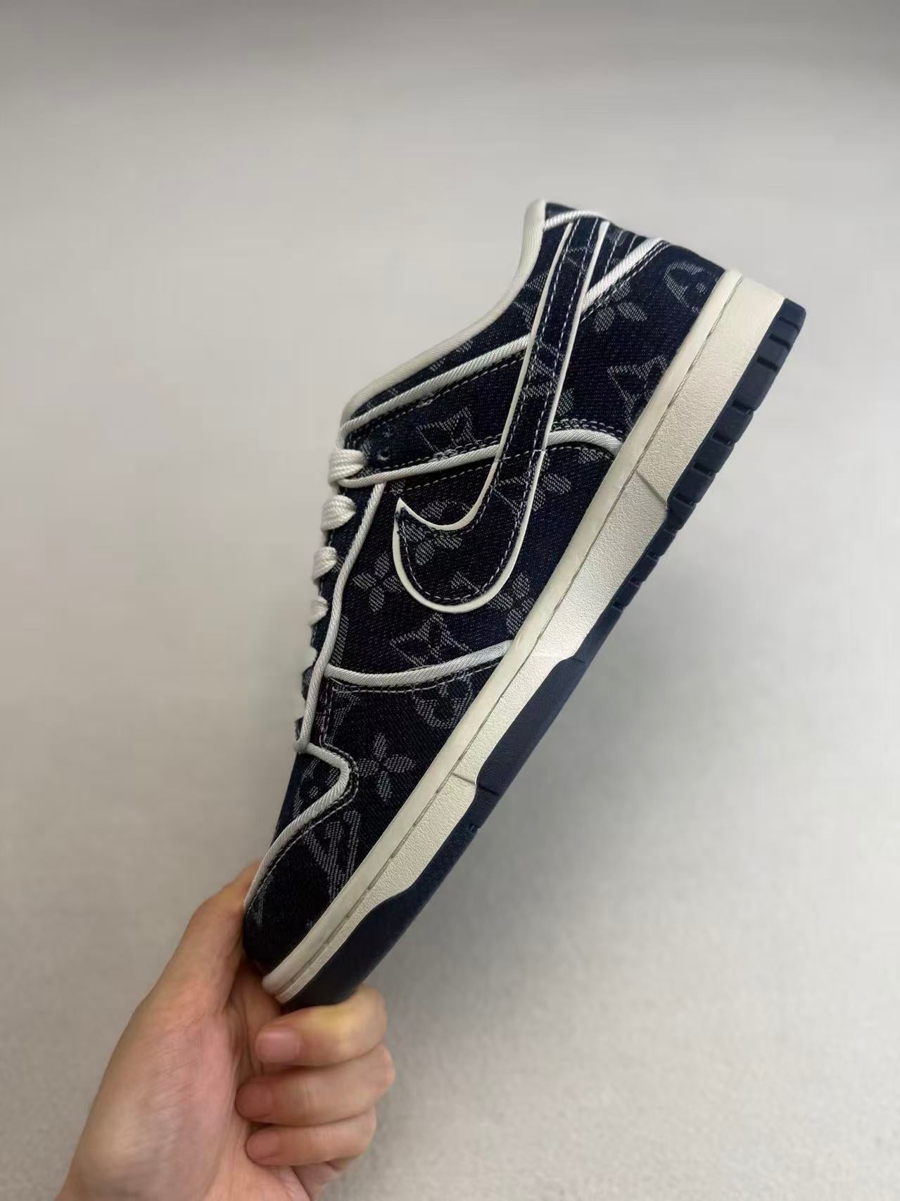 Nike Dunk Low SP "White/Black" – Collaborative Icon