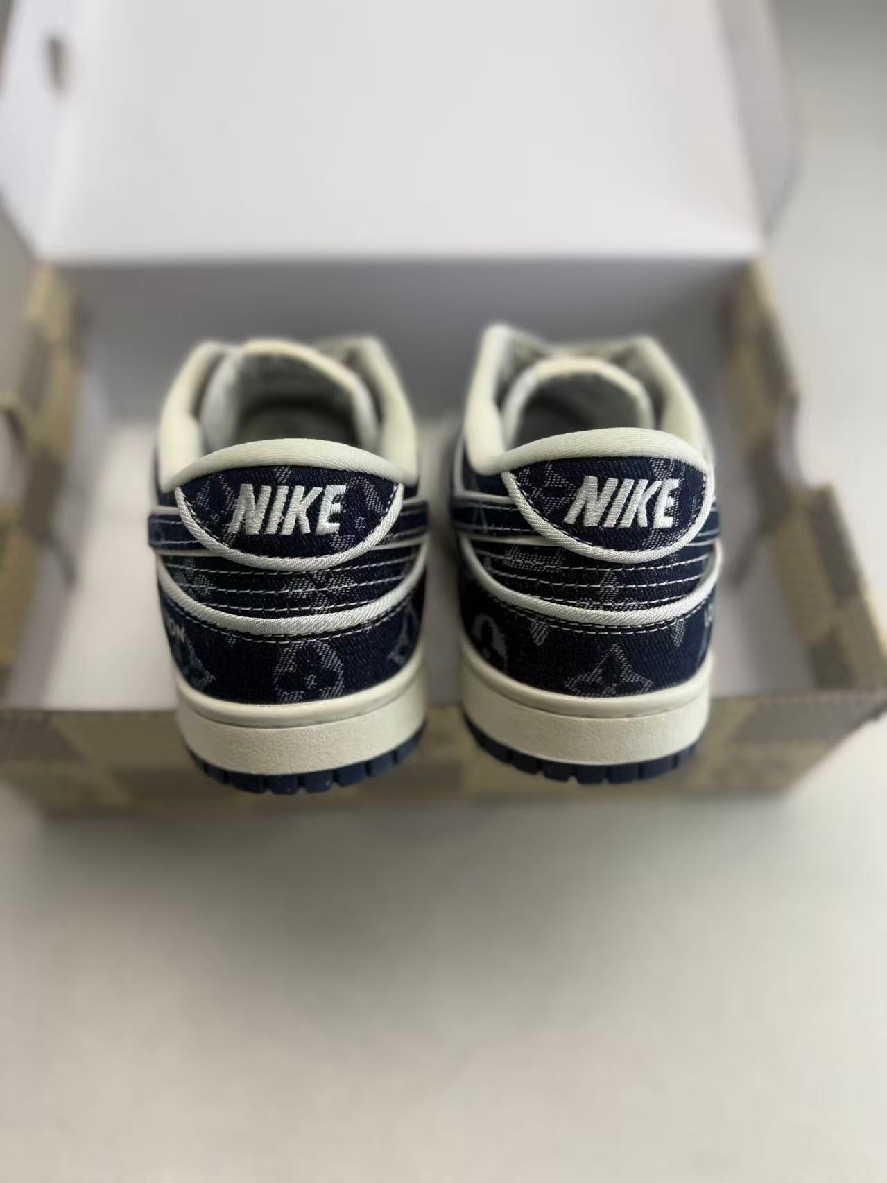 Nike Dunk Low SP "White/Black" – Collaborative Icon