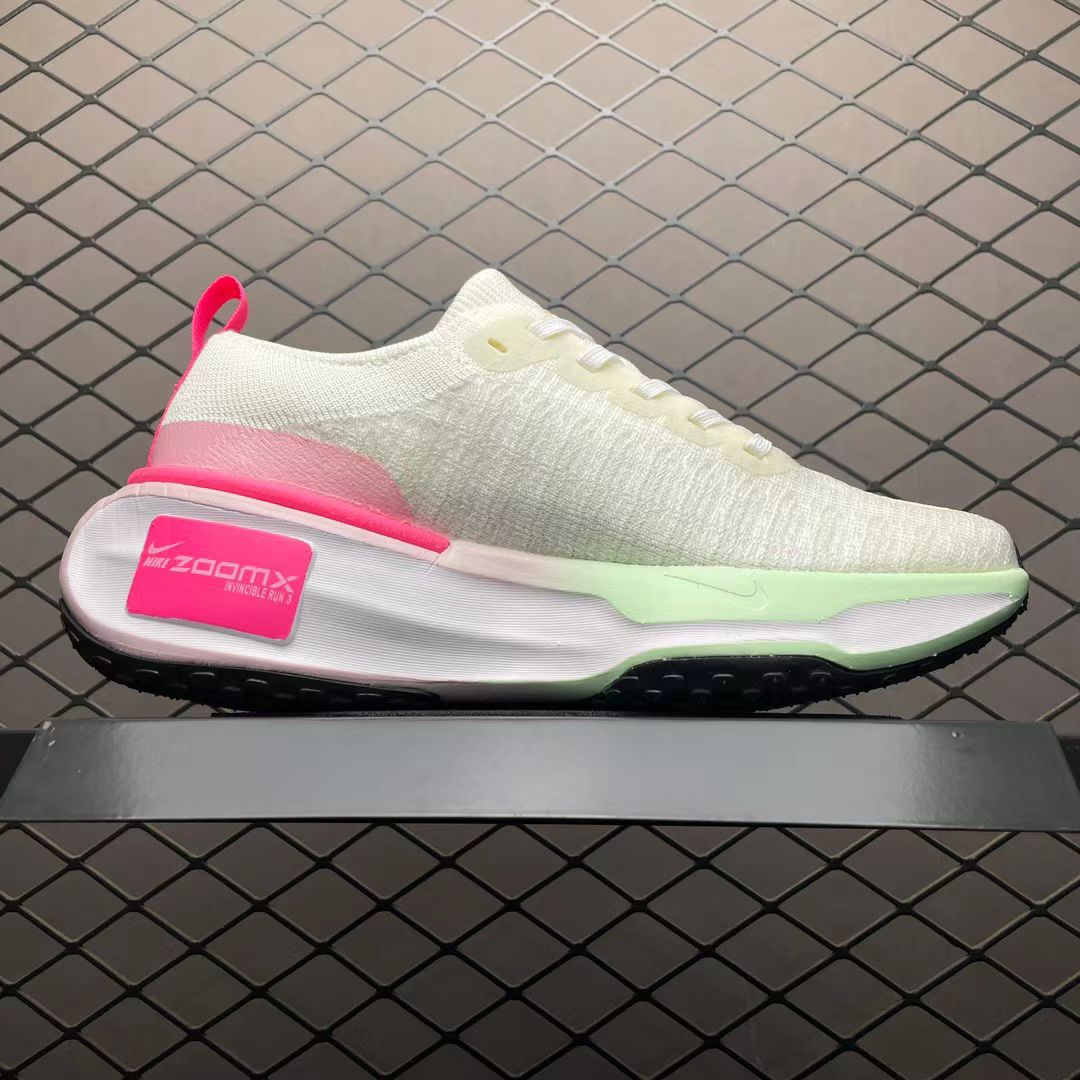 Nike Zoom "Moonshoe" Soft Pink – Vintage-Inspired Elegance