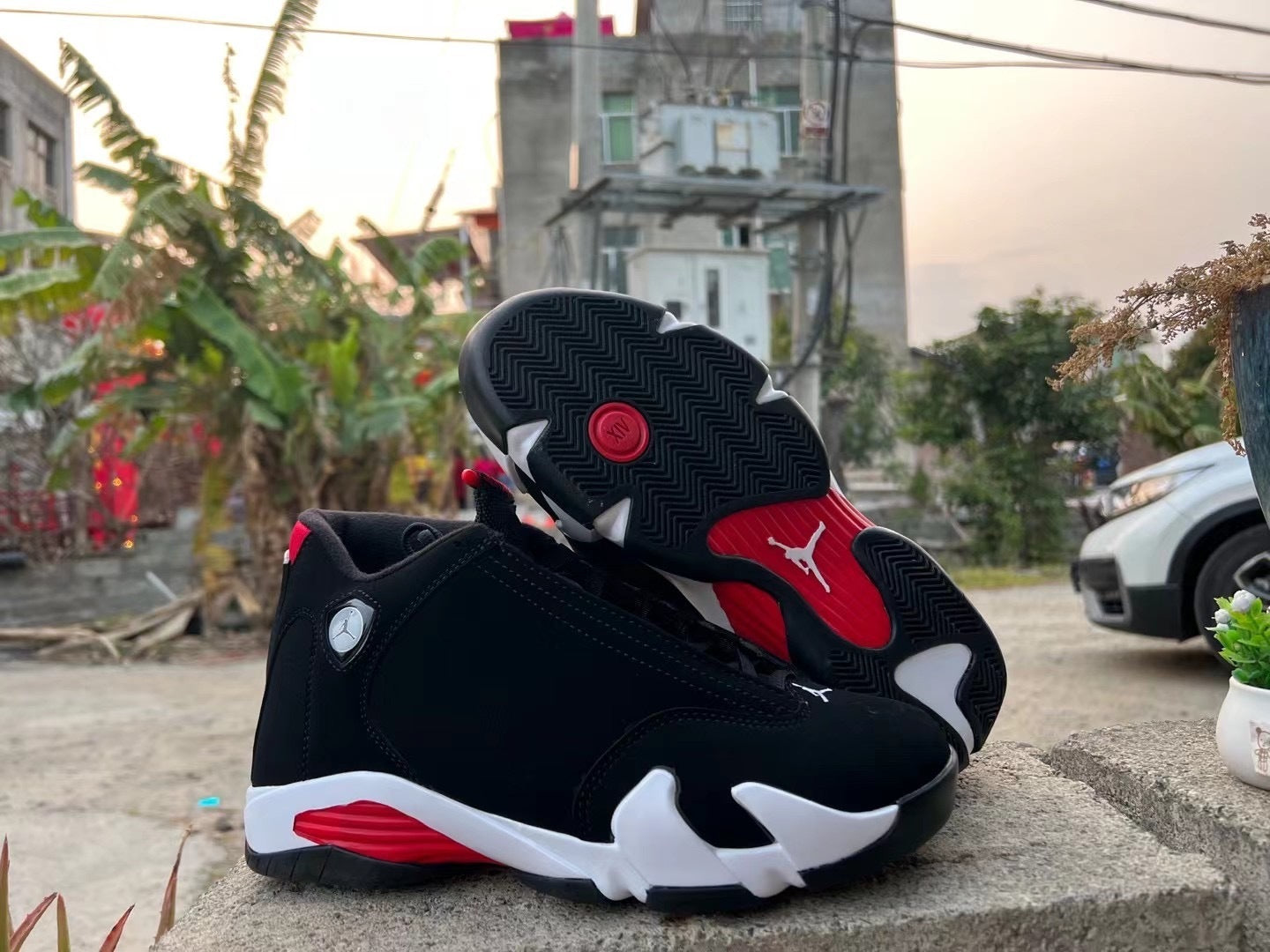 Air Jordan XIV Retro "Black / White / Varsity Red"