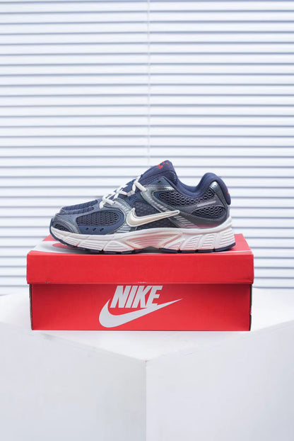 Nike Run in Navy/White: Nautical Pace