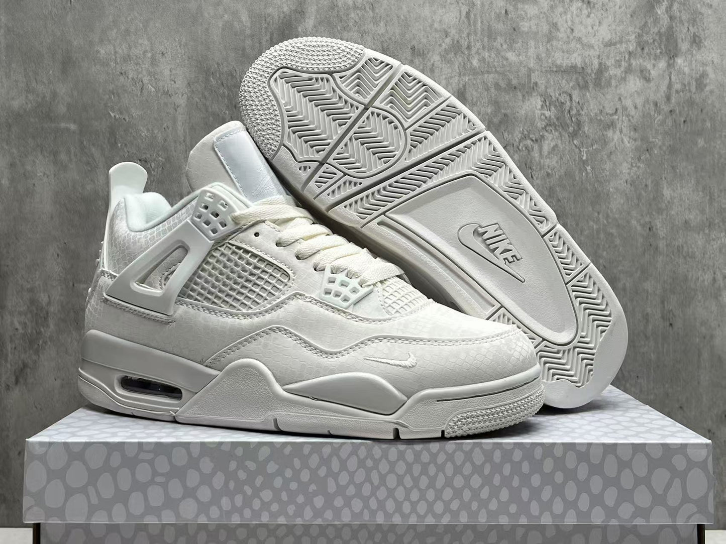 Air Jordan 4 Retro "White Mamba"