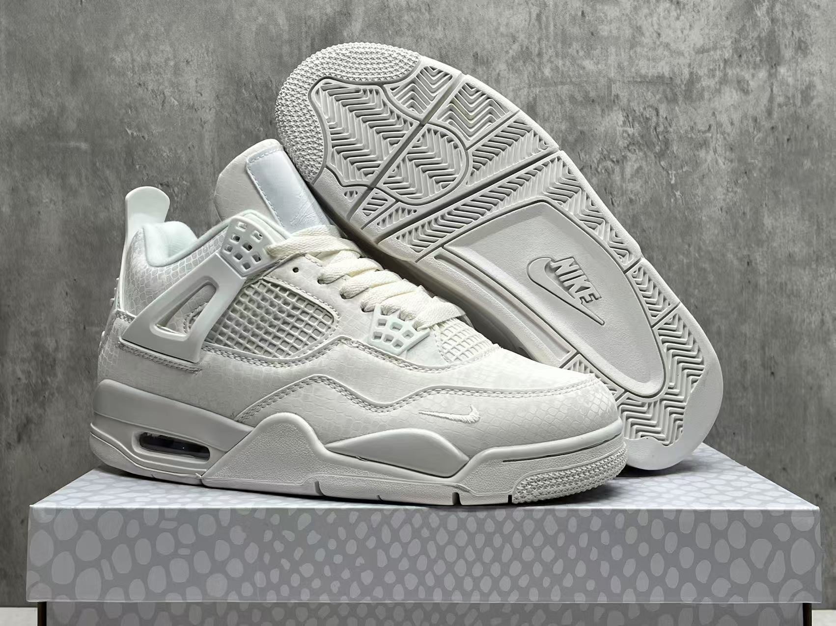 Air Jordan 4 Retro "White Mamba"