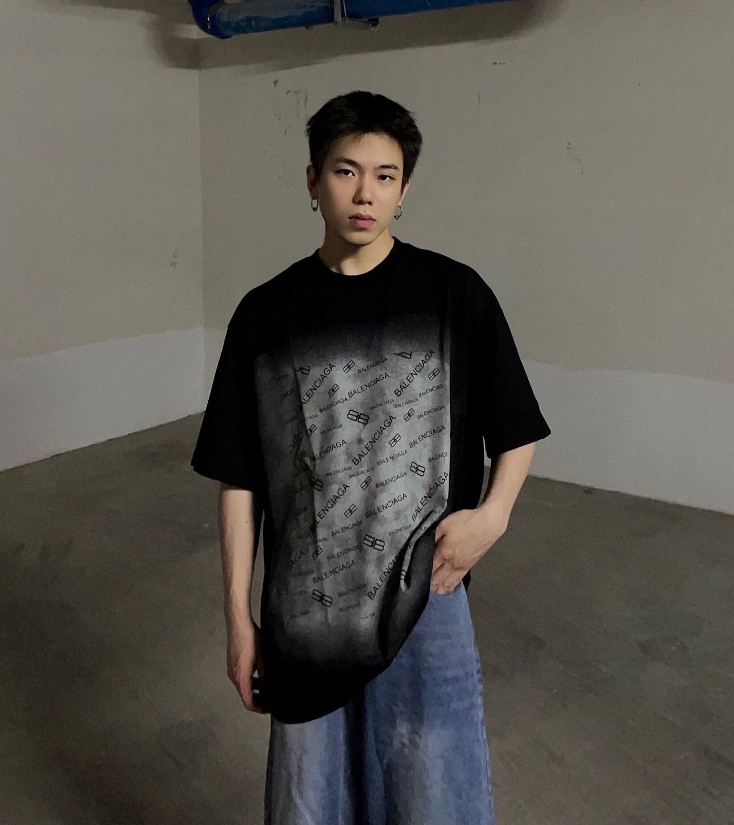 Balenciaga Spray Logo T-Shirt (Black)