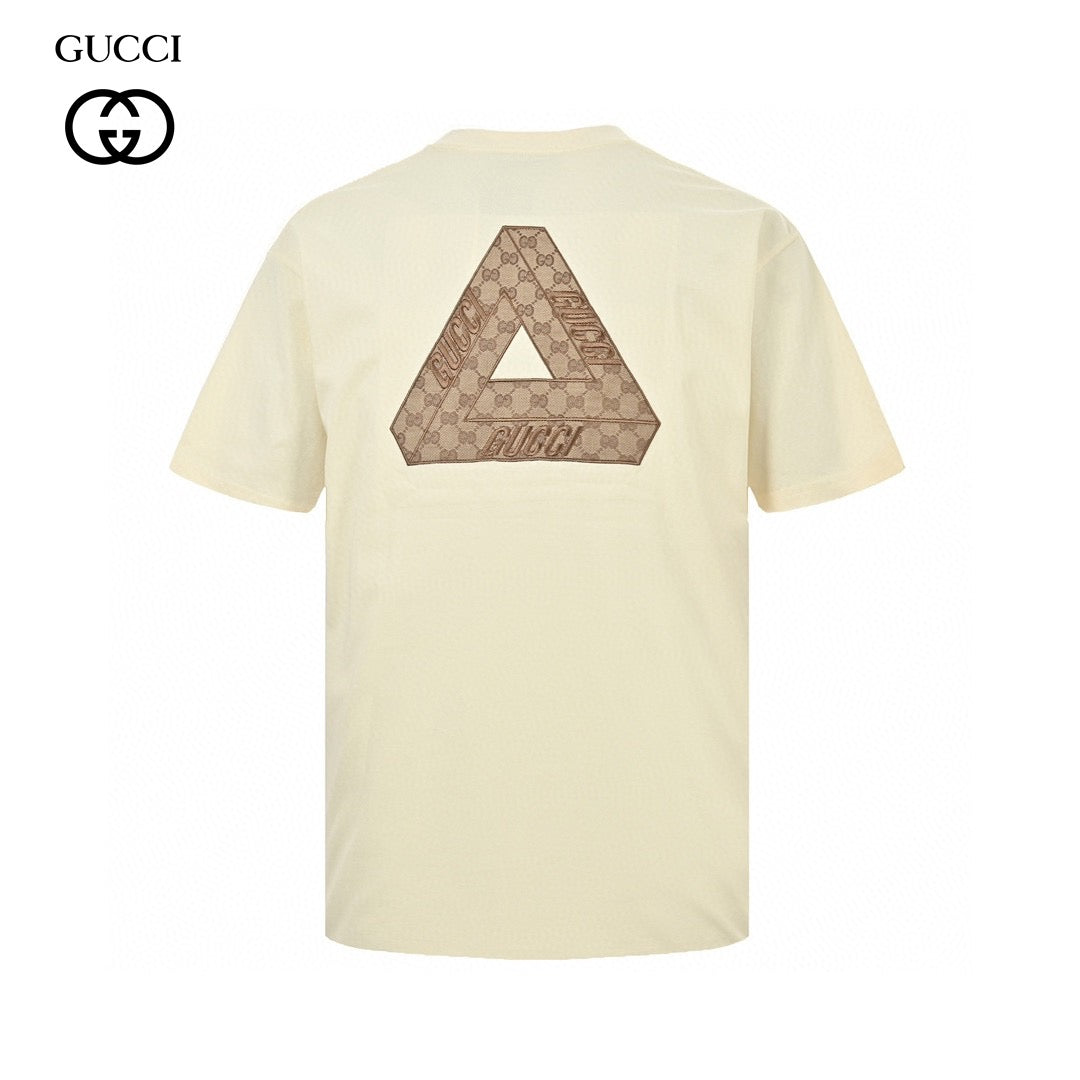 G*u*i triangle logo beige t-shirt