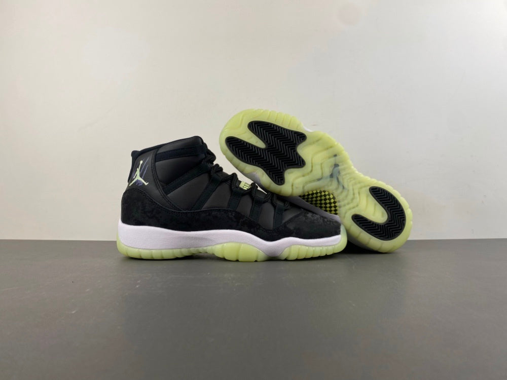 AIR JORDAN 11 RETRO "BLACK / VOLT"