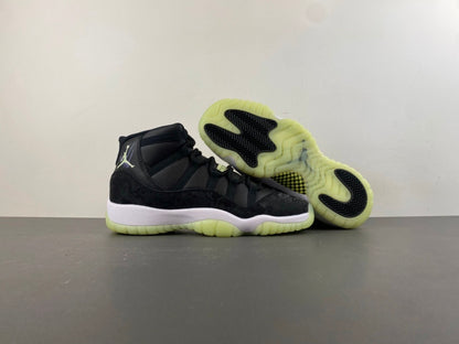 AIR JORDAN 11 RETRO "BLACK / VOLT"
