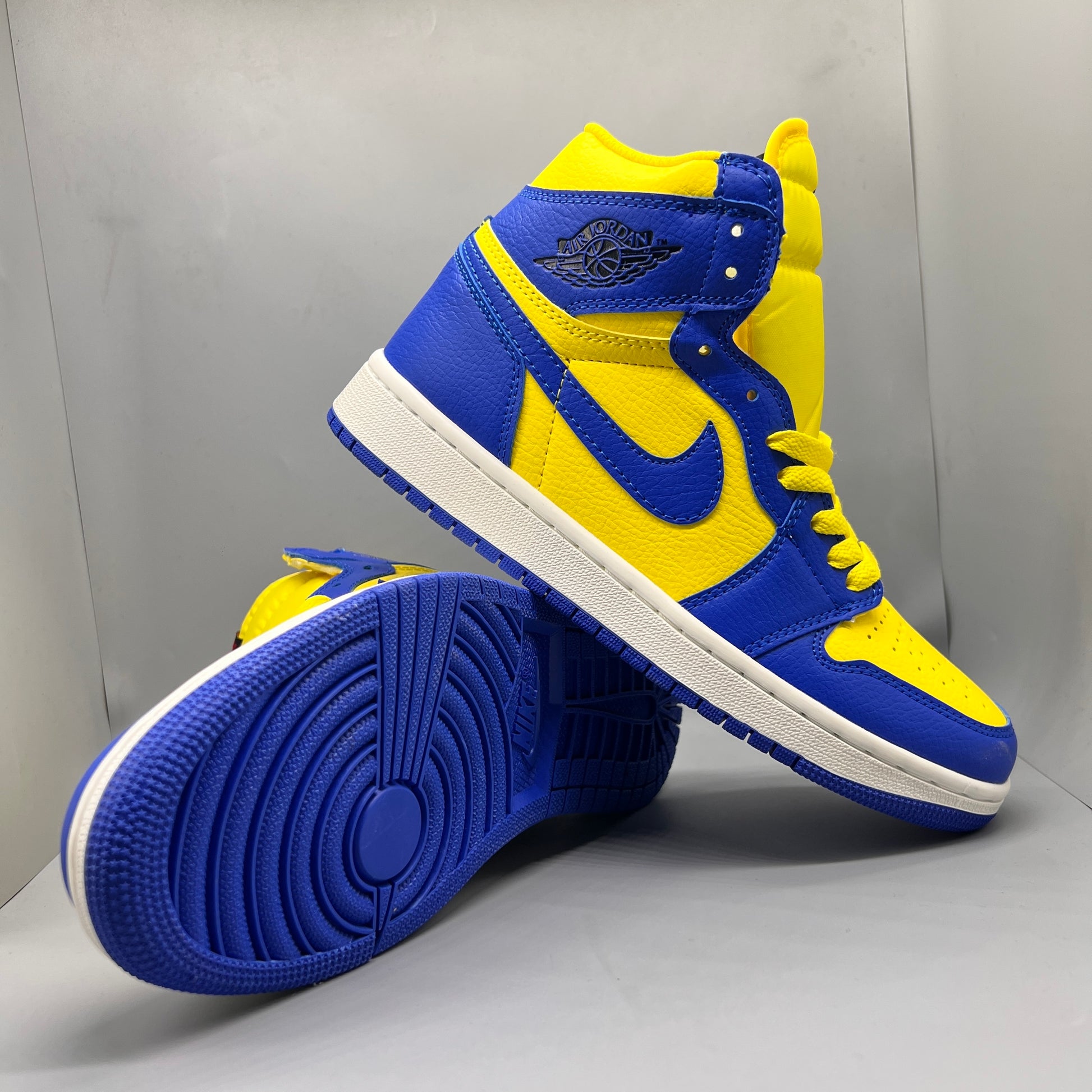 Air Jordan 1 Retro High OG "University Blue/Gold"