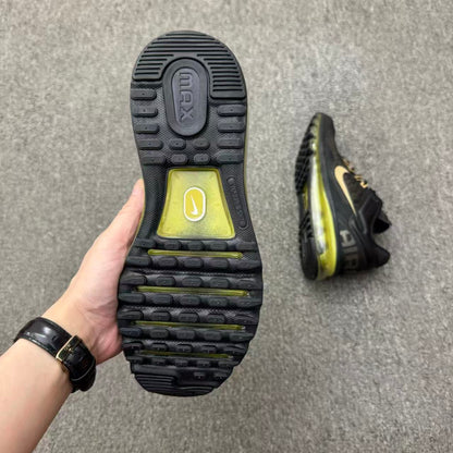 Nike Air Max “Black/Gold” – Luxurious Street Presence