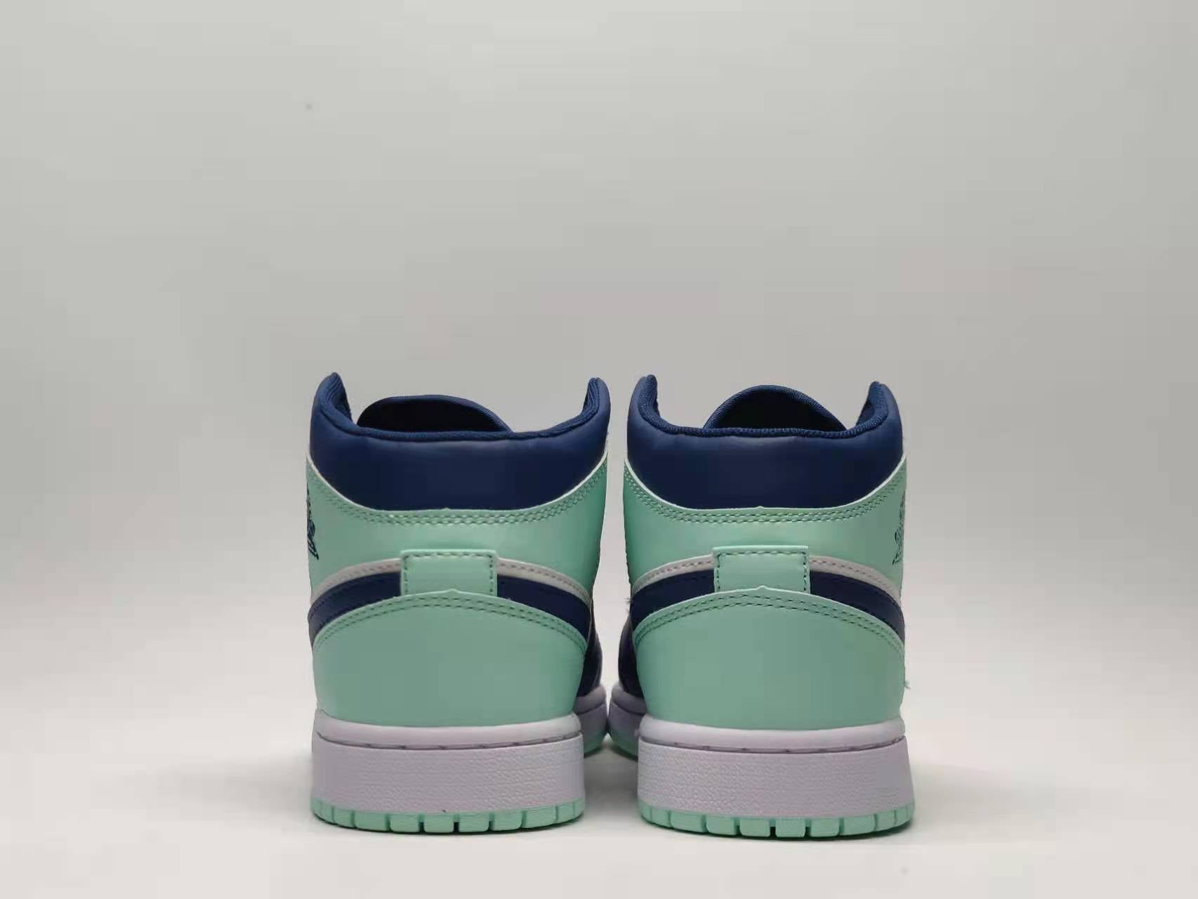 Air Jordan 1 Retro High OG "Leather Mint Green"