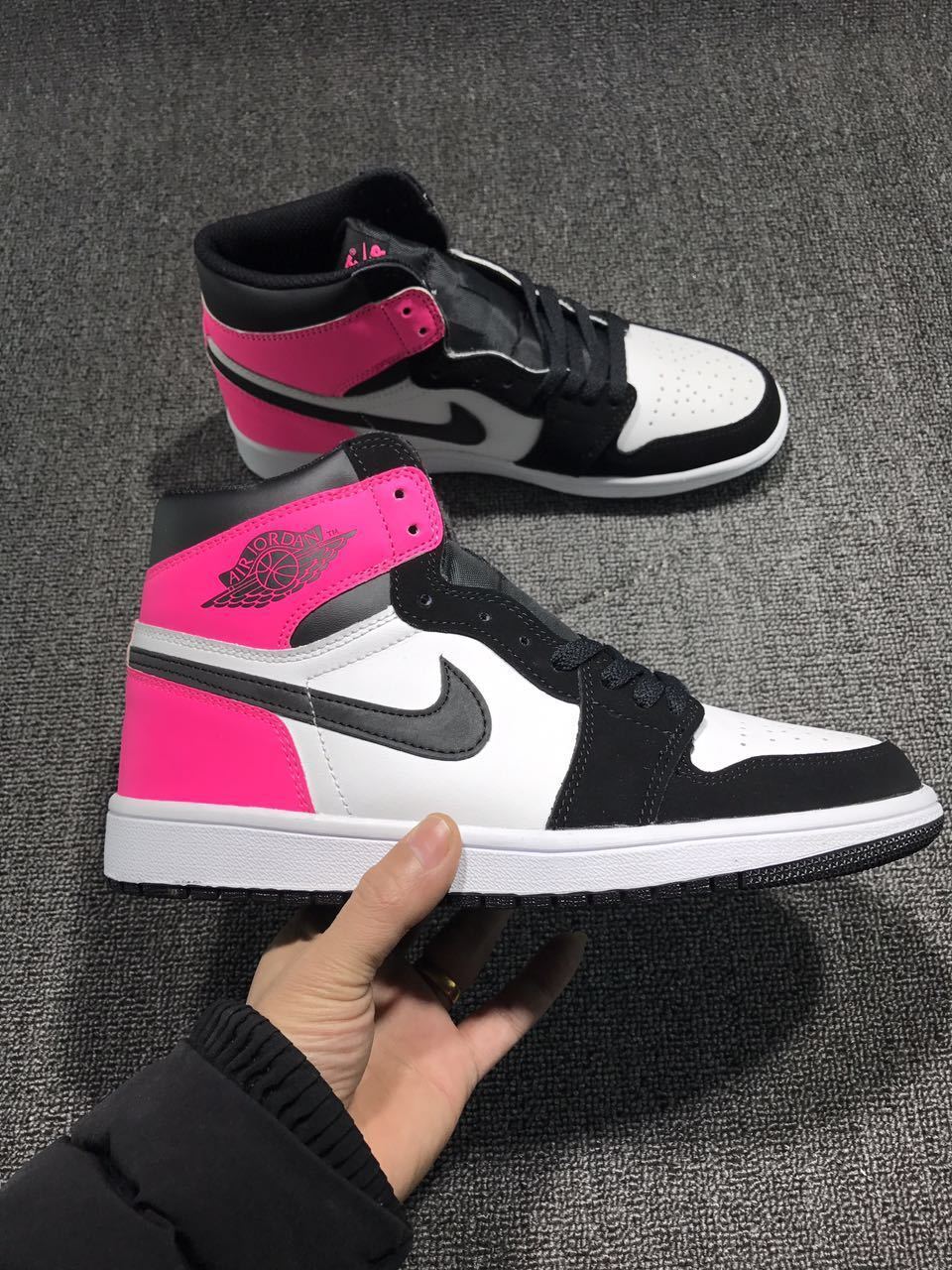 Air Jordan 1 Retro High OG 'Valentine's Day'