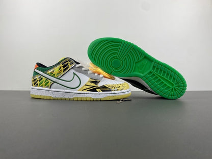 Nike SB Dunk Low "White / Metallic Silver / Green / Black"