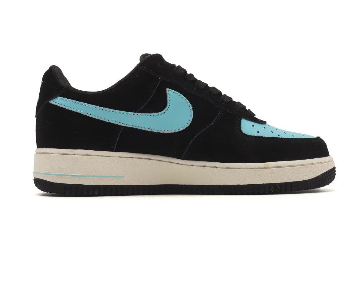 Nike Air Force 1 '07 in Black/Mint: Noir Fresco