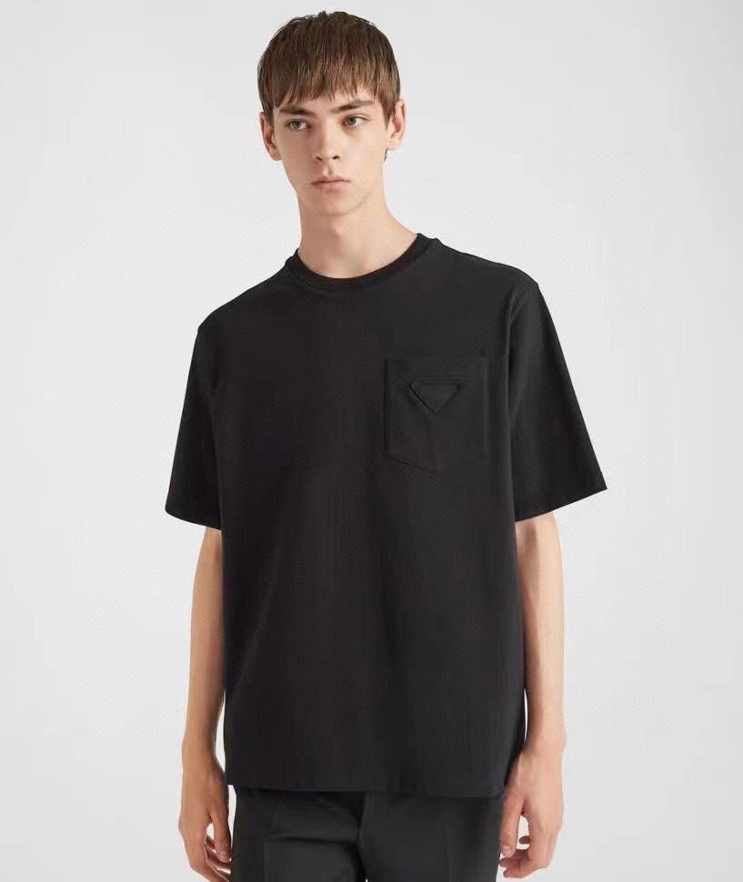 Pra*a logo pocket t-shirt (black)