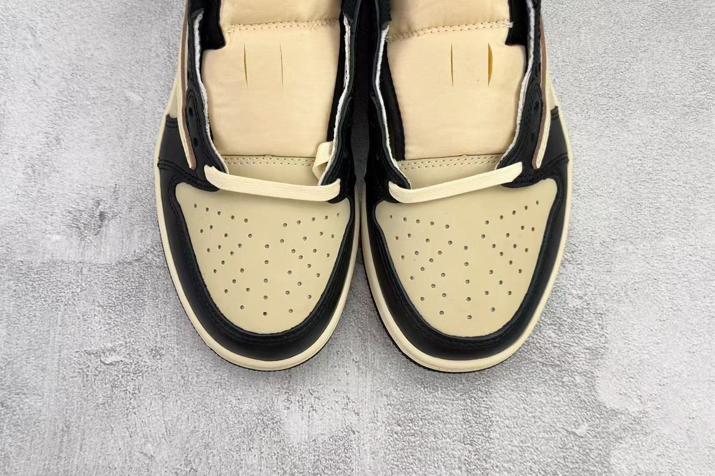 Travis Scott x Air Jordan 1 Low OG "Mocha" – A Masterpiece of Earth-Toned Rebellion