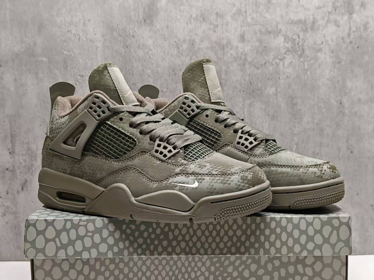 Air Jordan 4 Retro "Military Mamba"