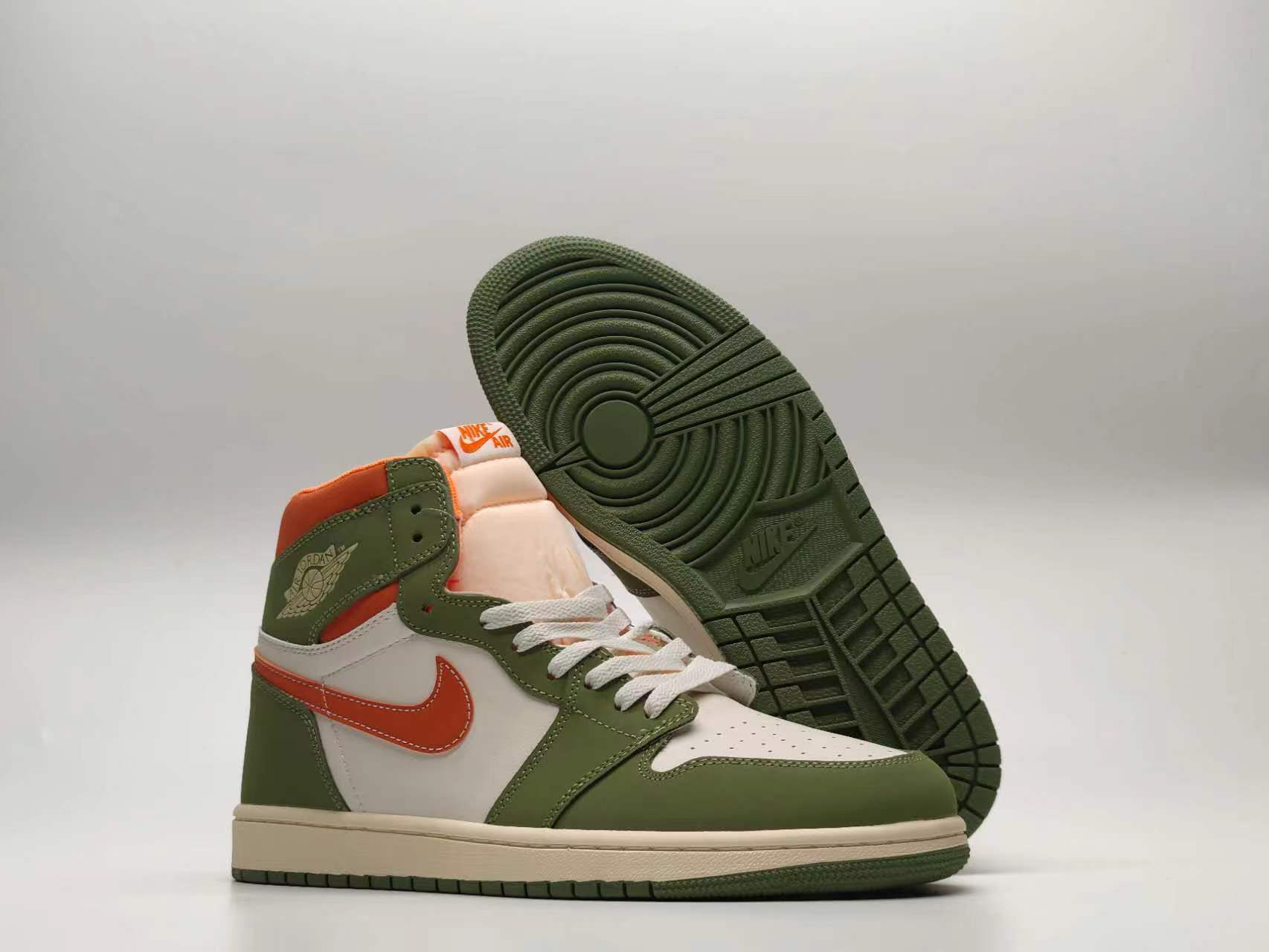 Air Jordan 1 Retro High OG "Green Spark"