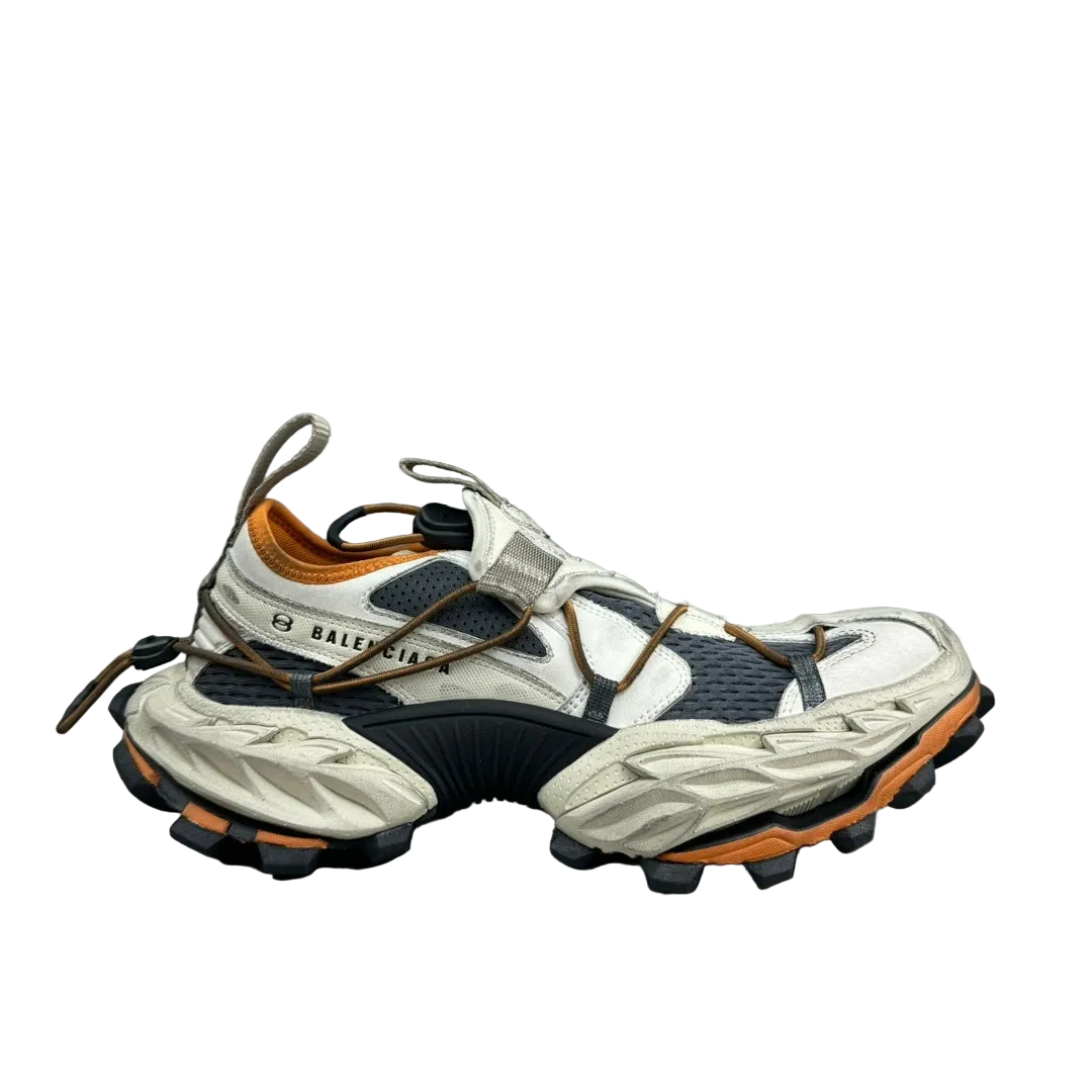 Balenciaga Hamp tons Sneaker in White/Black/Orange: Disruptive Contrast