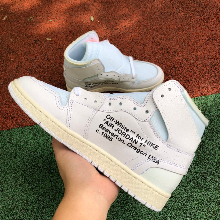 Off White x Jordan 1Retro High oG "White'.