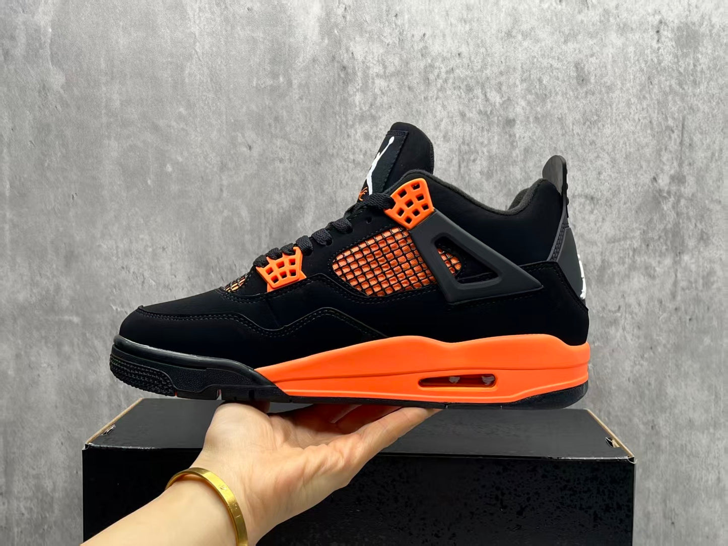 Air Jordan 4 Retro "Orange Thunder"