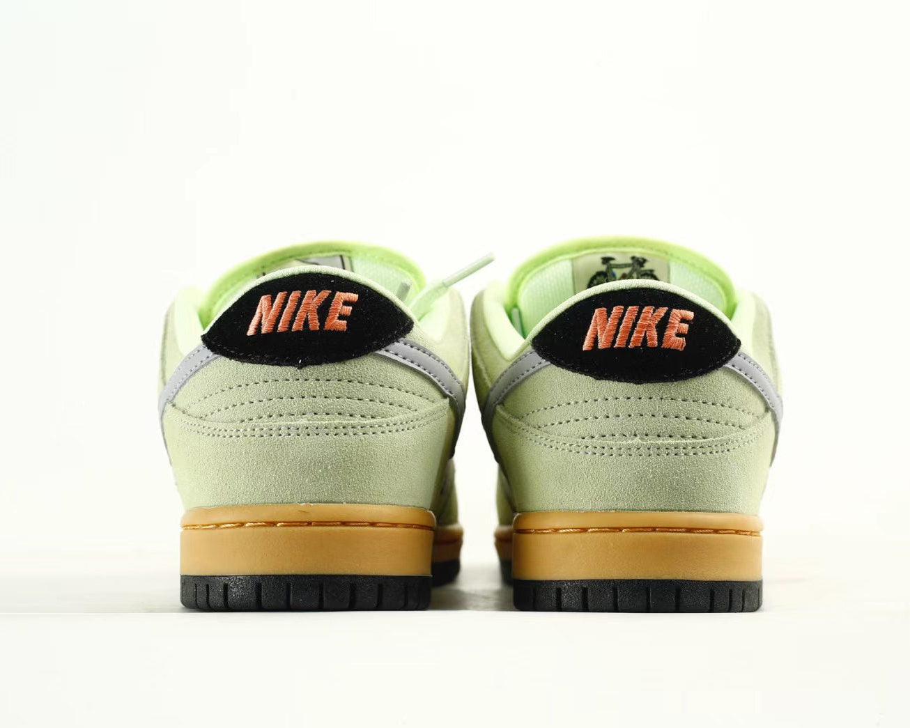 Nike Dunk Low "Grey Green" – Earthy &amp; Versatile Style