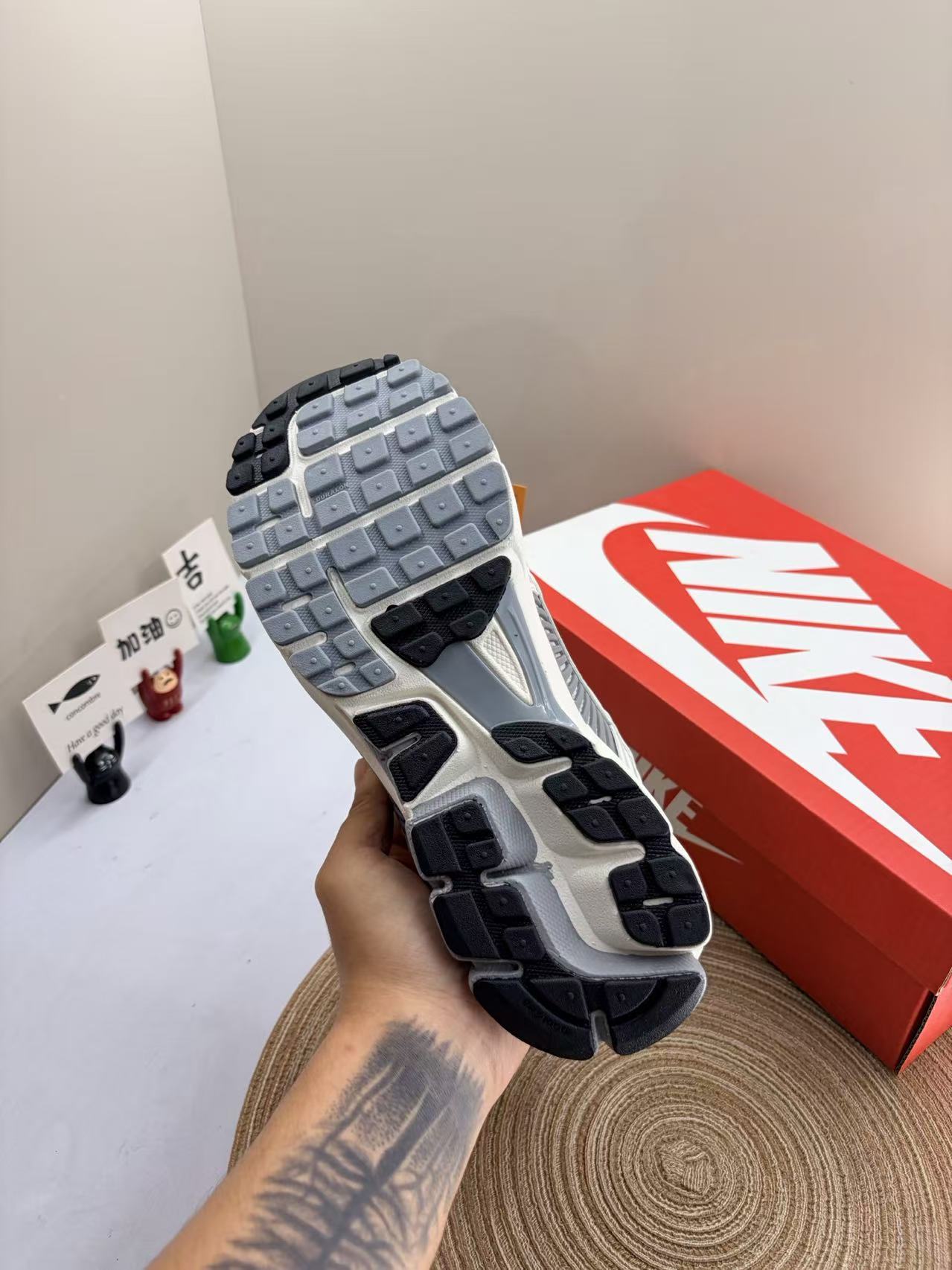 Nike Zoom Vomero 5 in Silver Grey: Liquid Metal