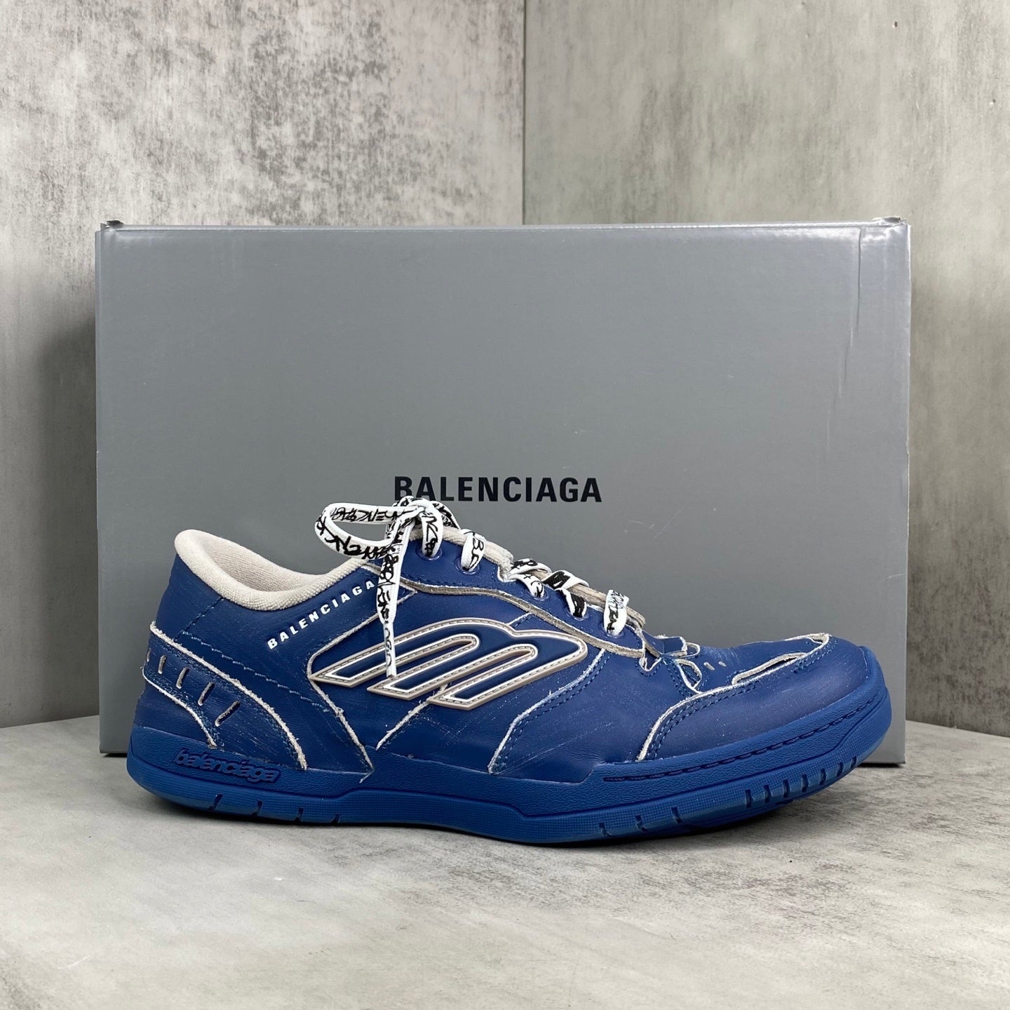 Balenciaga Hamp tons Sneaker in Blue: Chromatic Architecture