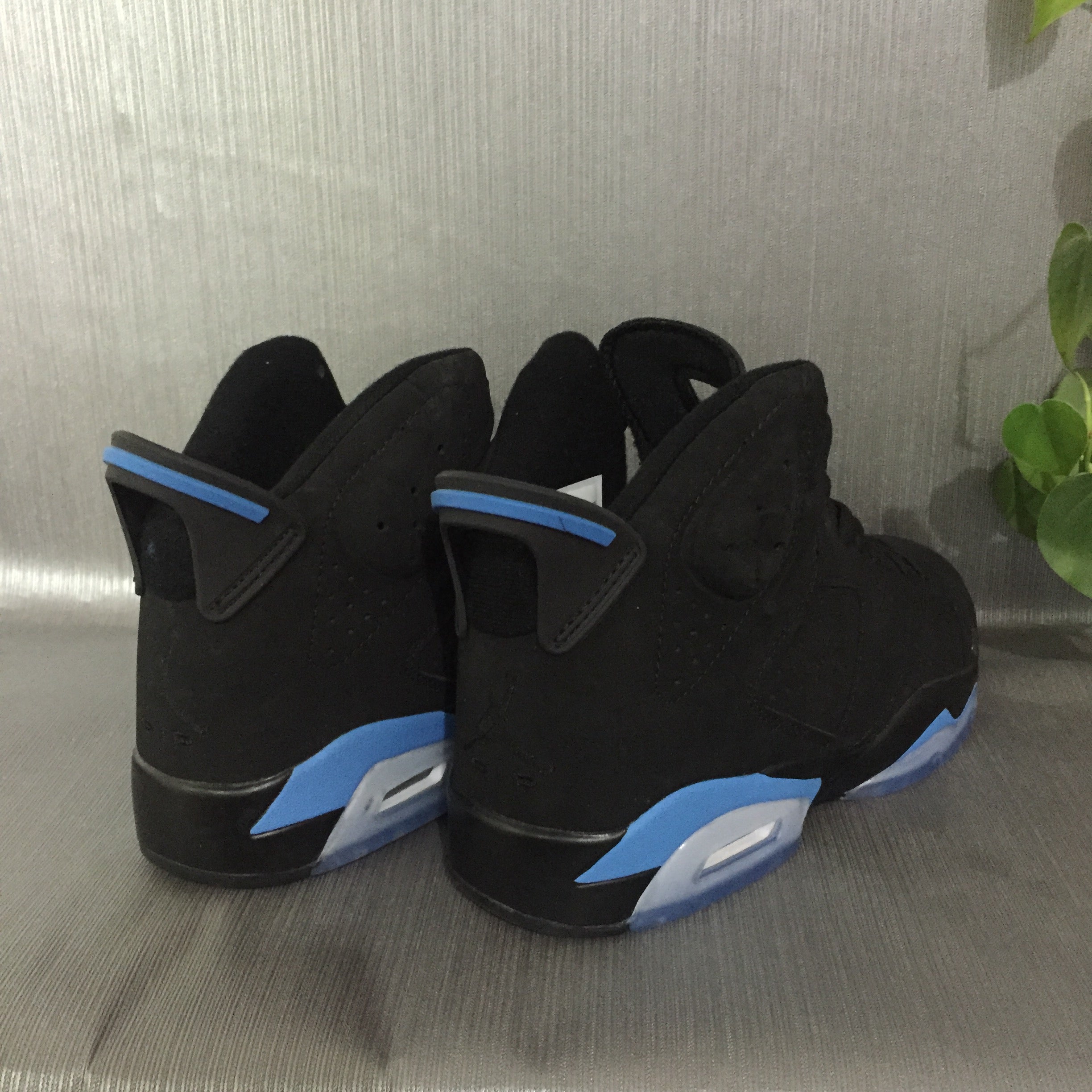 Jordan 6 Retro "Black University Blue"