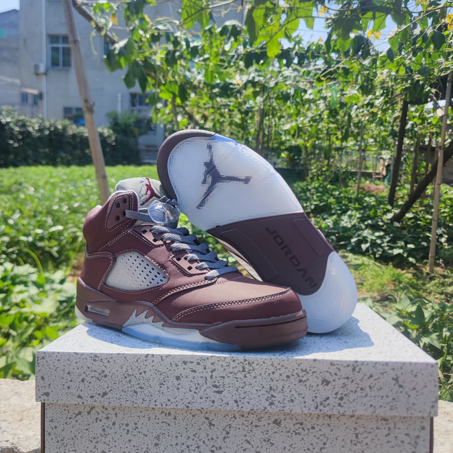 Jordan 5 maroon